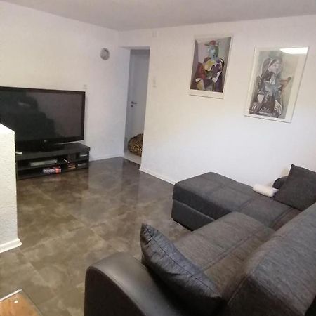 Schoene Einliegerwohnung In แฮคินเงิน ภายนอก รูปภาพ