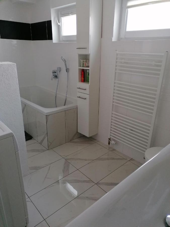 Schoene Einliegerwohnung In แฮคินเงิน ภายนอก รูปภาพ