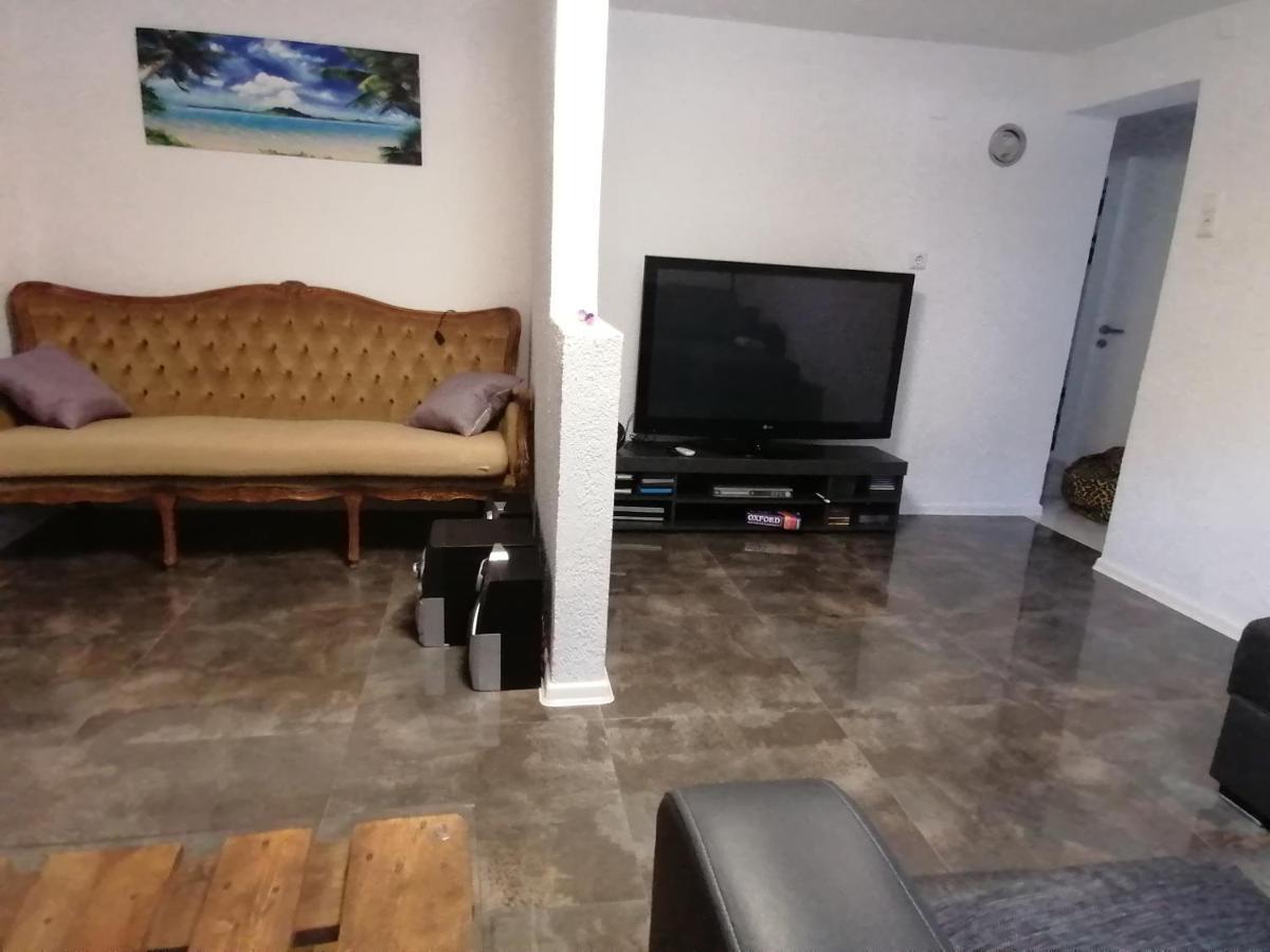 Schoene Einliegerwohnung In แฮคินเงิน ภายนอก รูปภาพ