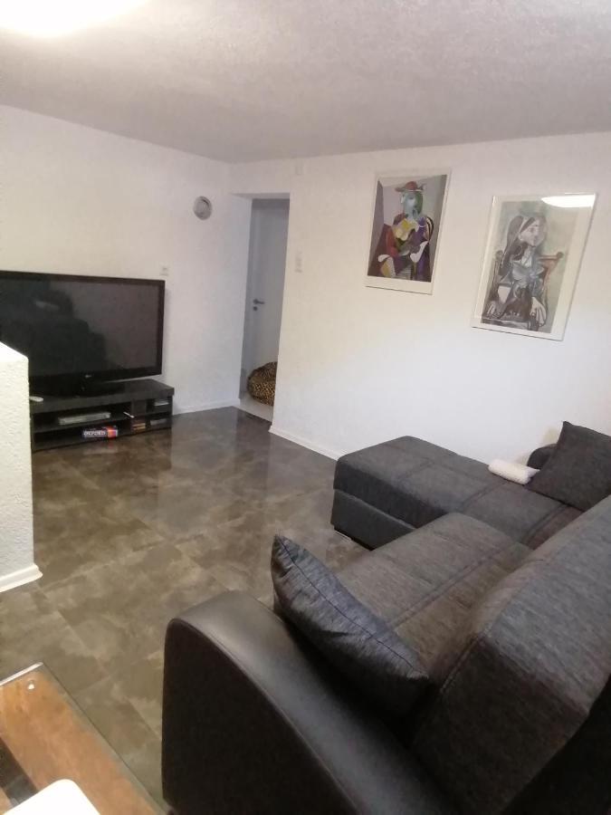Schoene Einliegerwohnung In แฮคินเงิน ภายนอก รูปภาพ